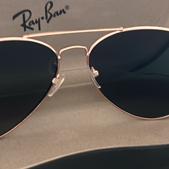 Ray Ban rose gold and pink mirror lenses - Picture 4 of 5